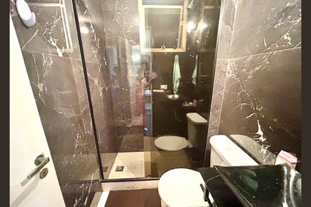 Banheiro social de apartamento à venda com 3 quartos, 177m² em Barra da Tijuca, Rio de Janeiro