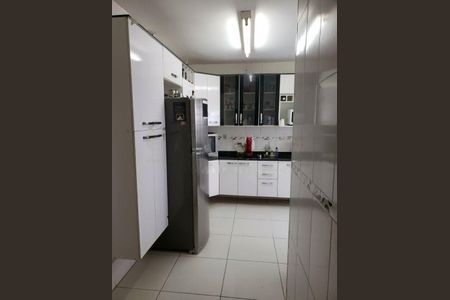 Casa à venda com 2 quartos, 250m² em Balneário São Francisco, Diadema