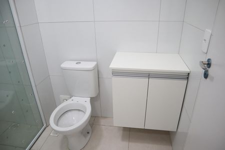 BANHEIRO  de apartamento para alugar com 2 quartos, 44m² em Recreio dos Bandeirantes, Rio de Janeiro