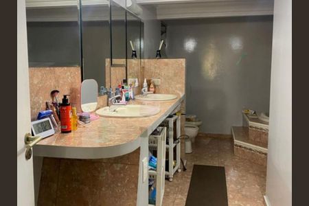 Casa à venda com 412m², 8 quartos e 9 vagas