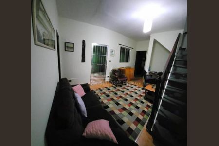 Casa à venda com 4 quartos, 178m² em Parque Maria Domitila, São Paulo