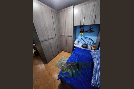 Casa à venda com 4 quartos, 178m² em Parque Maria Domitila, São Paulo