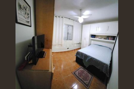 Casa à venda com 4 quartos, 178m² em Parque Maria Domitila, São Paulo