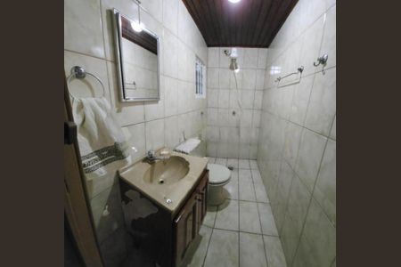 Casa à venda com 4 quartos, 178m² em Parque Maria Domitila, São Paulo