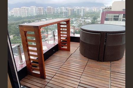 Apartamento à venda com 170m², 2 quartos e 1 vaga Apartamento à venda com 170m², 2 quartos e 1 vagaTerraço