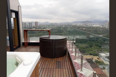 Apartamento à venda com 170m², 2 quartos e 1 vaga Apartamento à venda com 170m², 2 quartos e 1 vagaTerraço