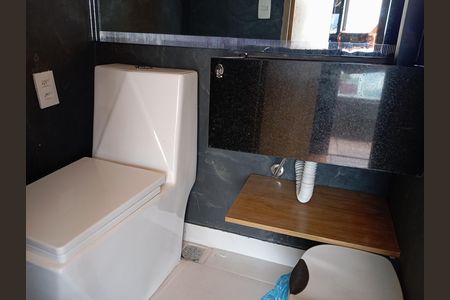 Apartamento à venda com 170m², 2 quartos e 1 vaga Apartamento à venda com 170m², 2 quartos e 1 vagaBanheiro