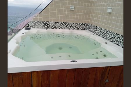 Apartamento à venda com 170m², 2 quartos e 1 vaga Apartamento à venda com 170m², 2 quartos e 1 vagaHidromassagem