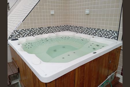 Apartamento à venda com 170m², 2 quartos e 1 vaga Apartamento à venda com 170m², 2 quartos e 1 vagaHidromassagem