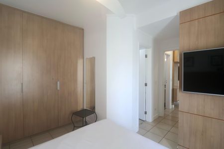 Apartamento para alugar com 65m², 2 quartos e 2 vagas Apartamento para alugar com 65m², 2 quartos e 2 vagasSuíte