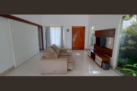 Casa à venda com 485m², 4 quartos e 4 vagas Casa à venda com 485m², 4 quartos e 4 vagasSala
