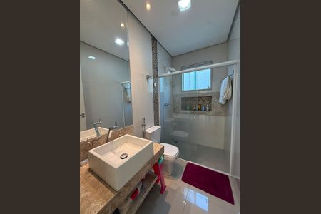 Casa à venda com 485m², 4 quartos e 4 vagas Casa à venda com 485m², 4 quartos e 4 vagasBanheiro