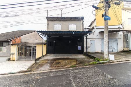 Casa para alugar com 35m², 1 quarto e sem vaga Casa para alugar com 35m², 1 quarto e sem vagaFachada + Placa