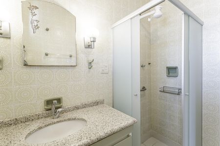 Casa para alugar com 200m², 4 quartos e 3 vagas Casa para alugar com 200m², 4 quartos e 3 vagasBanheiro Social