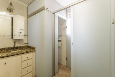 Banheiro da Suíte de casa para alugar com 4 quartos, 200m² em Indianópolis, São Paulo
