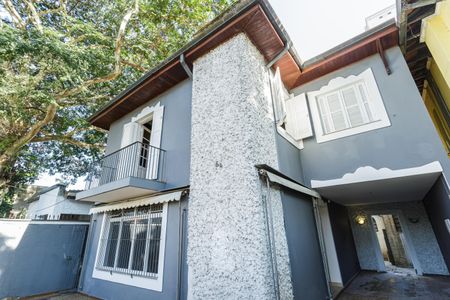 Casa para alugar com 200m², 4 quartos e 3 vagas Casa para alugar com 200m², 4 quartos e 3 vagasFachada