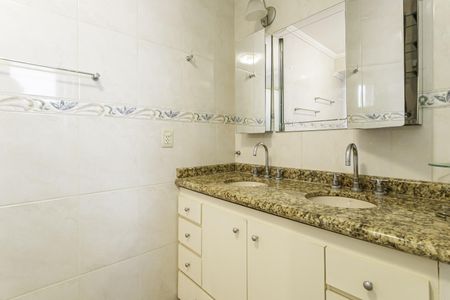 Casa para alugar com 200m², 4 quartos e 3 vagas Casa para alugar com 200m², 4 quartos e 3 vagasBanheiro da Suíte