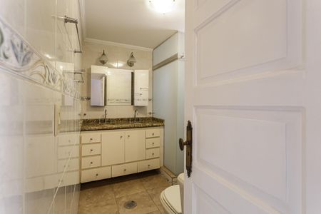 Casa para alugar com 200m², 4 quartos e 3 vagas Casa para alugar com 200m², 4 quartos e 3 vagasBanheiro da Suíte