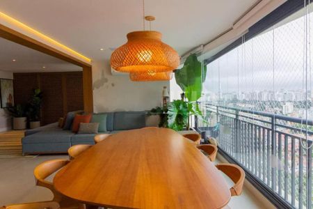 Apartamento à venda com 223m², 4 quartos e 4 vagas