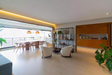 Apartamento à venda com 223m², 4 quartos e 4 vagas