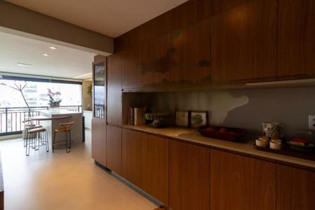 Apartamento à venda com 223m², 4 quartos e 4 vagas