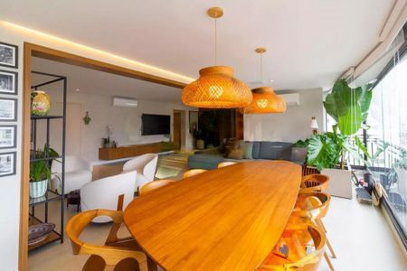 Apartamento à venda com 223m², 4 quartos e 4 vagas