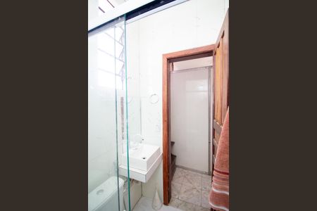 Banheiro Social de kitnet/studio para alugar com 1 quarto, 40m² em Jardim Balneario, Contagem