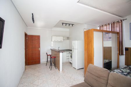 Sala de kitnet/studio para alugar com 1 quarto, 40m² em Jardim Balneario, Contagem