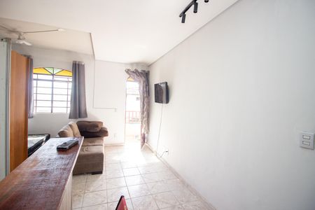 Sala de kitnet/studio para alugar com 1 quarto, 40m² em Jardim Balneario, Contagem