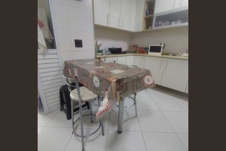 Apartamento à venda com 184m², 3 quartos e 4 vagas