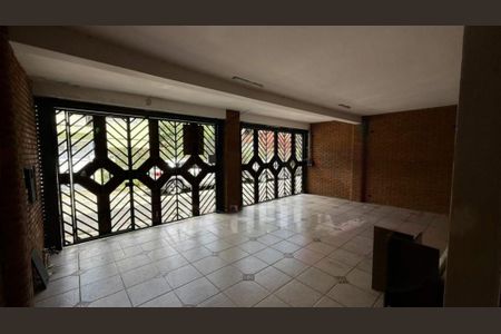 Casa à venda com 3 quartos, 298m² em Vila Represa, São Paulo