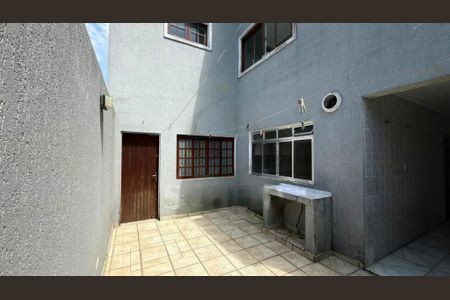 Casa à venda com 298m², 3 quartos e 2 vagas