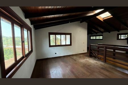 Casa à venda com 298m², 3 quartos e 2 vagas