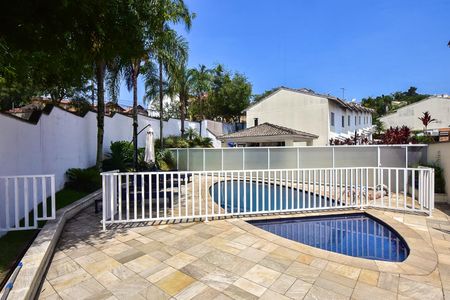 Casa de condomínio para alugar com 96m², 2 quartos e 1 vagaPiscina