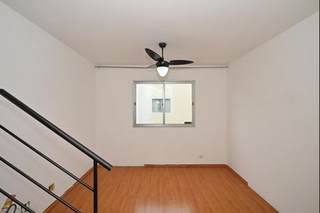 Sala de casa de condomínio para alugar com 2 quartos, 96m² em Campo Limpo, São Paulo