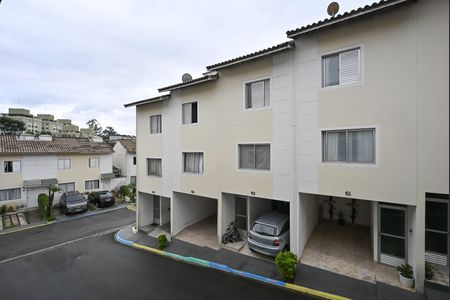 Casa de condomínio para alugar com 96m², 2 quartos e 1 vagaVista