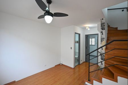 Sala de casa de condomínio para alugar com 2 quartos, 96m² em Campo Limpo, São Paulo