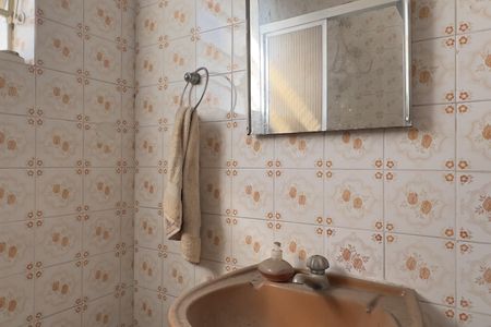 Banheiro de serviço de casa à venda com 5 quartos, 163m² em Jardim Paraventi, Guarulhos