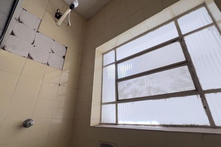 Casa à venda com 163m², 5 quartos e 2 vagas Casa à venda com 163m², 5 quartos e 2 vagasBanheiro social