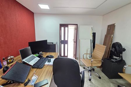 Casa para alugar com 194m², 2 quartos e 2 vagas Casa para alugar com 194m², 2 quartos e 2 vagasEscritório