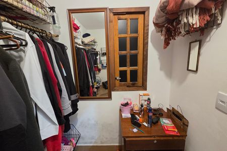 Casa para alugar com 194m², 2 quartos e 2 vagas Casa para alugar com 194m², 2 quartos e 2 vagasCloset da suíte 1