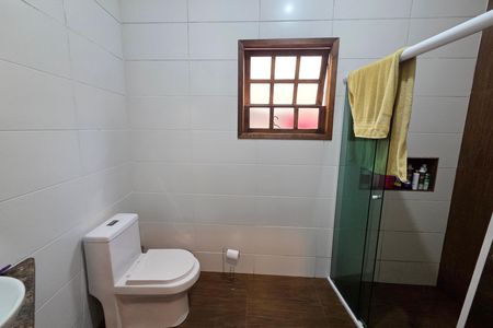 Casa para alugar com 194m², 2 quartos e 2 vagas Casa para alugar com 194m², 2 quartos e 2 vagasBanheiro da Suíte 1
