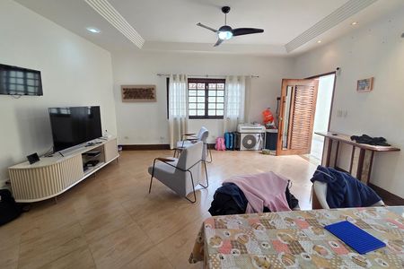 Casa para alugar com 194m², 2 quartos e 2 vagas Casa para alugar com 194m², 2 quartos e 2 vagasSala
