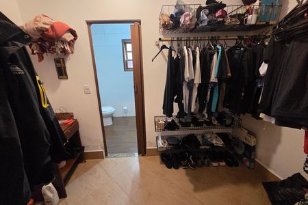 Casa para alugar com 194m², 2 quartos e 2 vagas Casa para alugar com 194m², 2 quartos e 2 vagasCloset da suíte 1