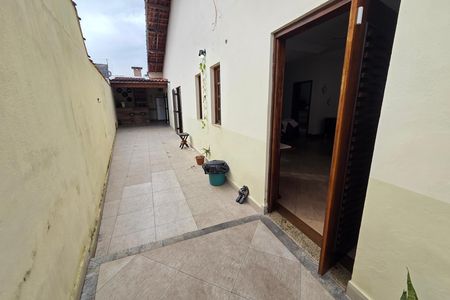 Quintal de casa para alugar com 2 quartos, 194m² em Nova Mirim, Praia Grande