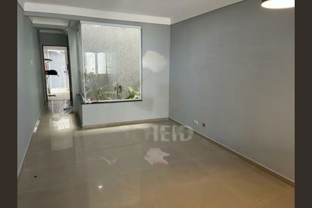Casa à venda com 3 quartos, 97m² em Vila Romano, São Paulo