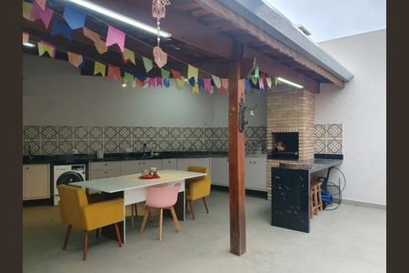 Casa à venda com 3 quartos, 194m² em Veleiros, São Paulo