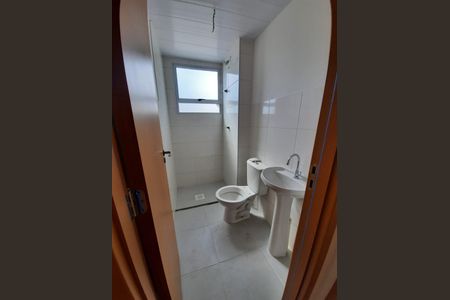 Banheiro de apartamento para alugar com 2 quartos, 40m² em Jardim Europa, Suzano