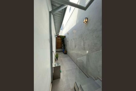 Casa à venda com 3 quartos, 202m² em Campo Grande, São Paulo