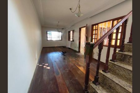 Casa à venda com 132m², 3 quartos e 3 vagas